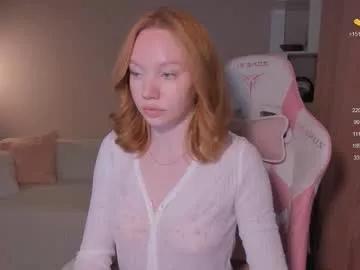 Freechat honeyautumn on Chaturbate