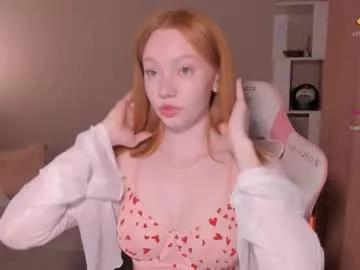Freechat honeyautumn on Chaturbate