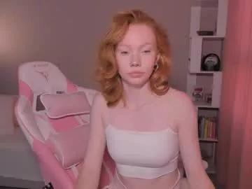 Freechat honeyautumn on Chaturbate