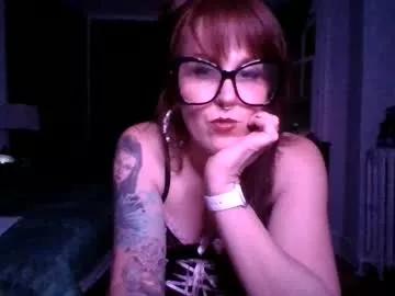 mamafoxxx911 on Chaturbate