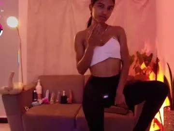 Private yuliethpetite on Chaturbate