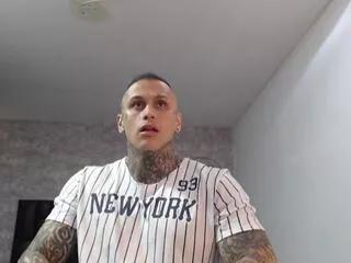 aaron_flex on Flirt4Free
