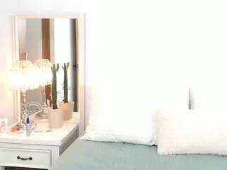 belle_russeau on Flirt4Free 