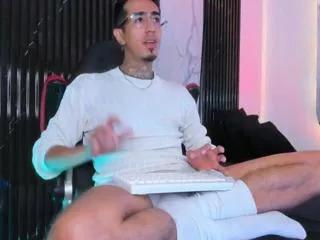 donovan_desmond on Flirt4Free 