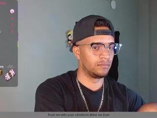 latino_xandre on Flirt4Free