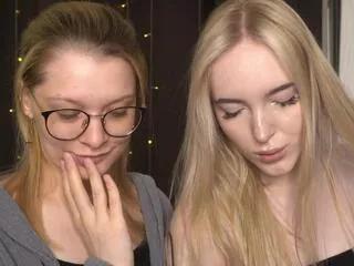 mae_beddingfield_sara_mauri on Flirt4Free