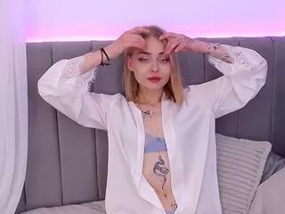nina_elle on Flirt4Free 