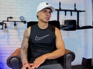 noah_hunther on Flirt4Free