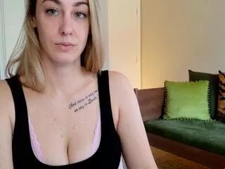 zoey_evans on Flirt4Free