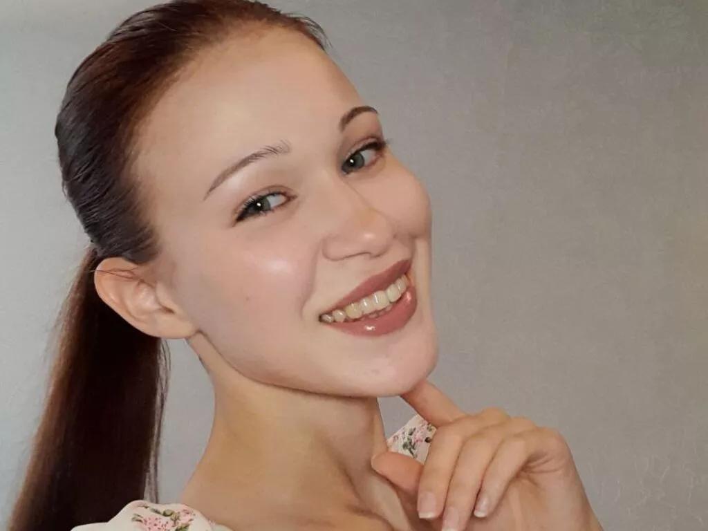 MyriamBlasengame on LiveJasmin