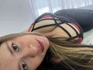 Ellie_Lovely19 on Streamate 
