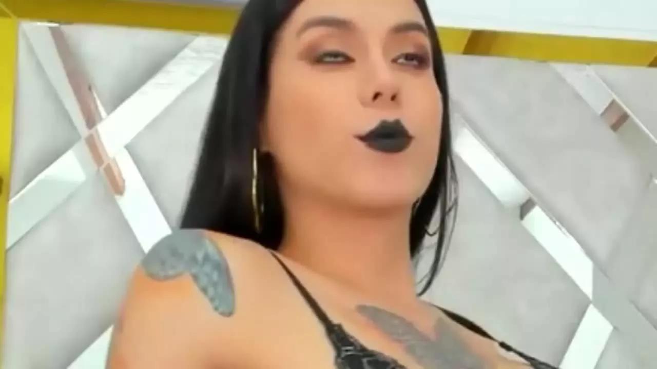 AfroditheTS on Streamray