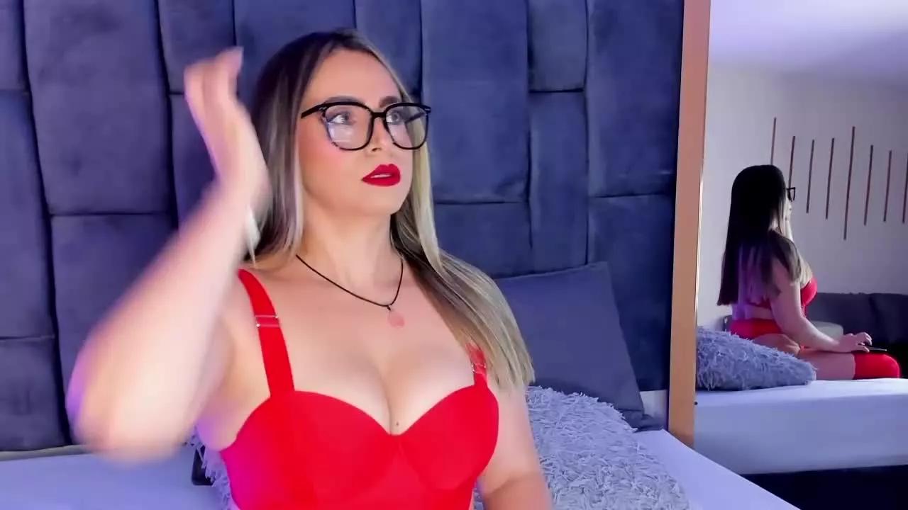 AlaiaConnors on Streamray 
