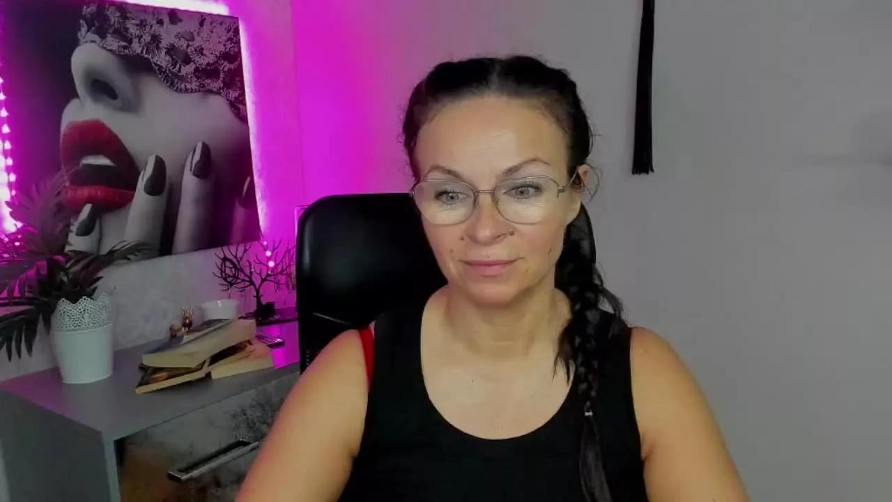 HelenTasty on Streamray 