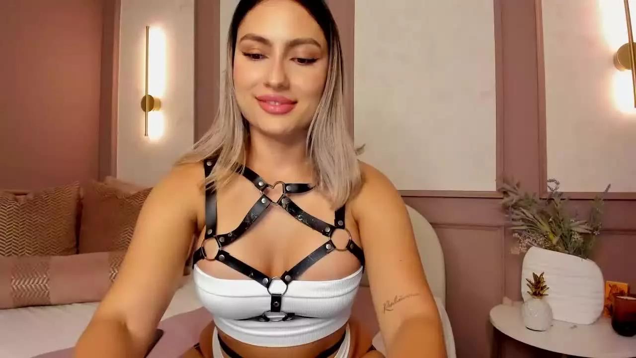 NataliaVega on Streamray