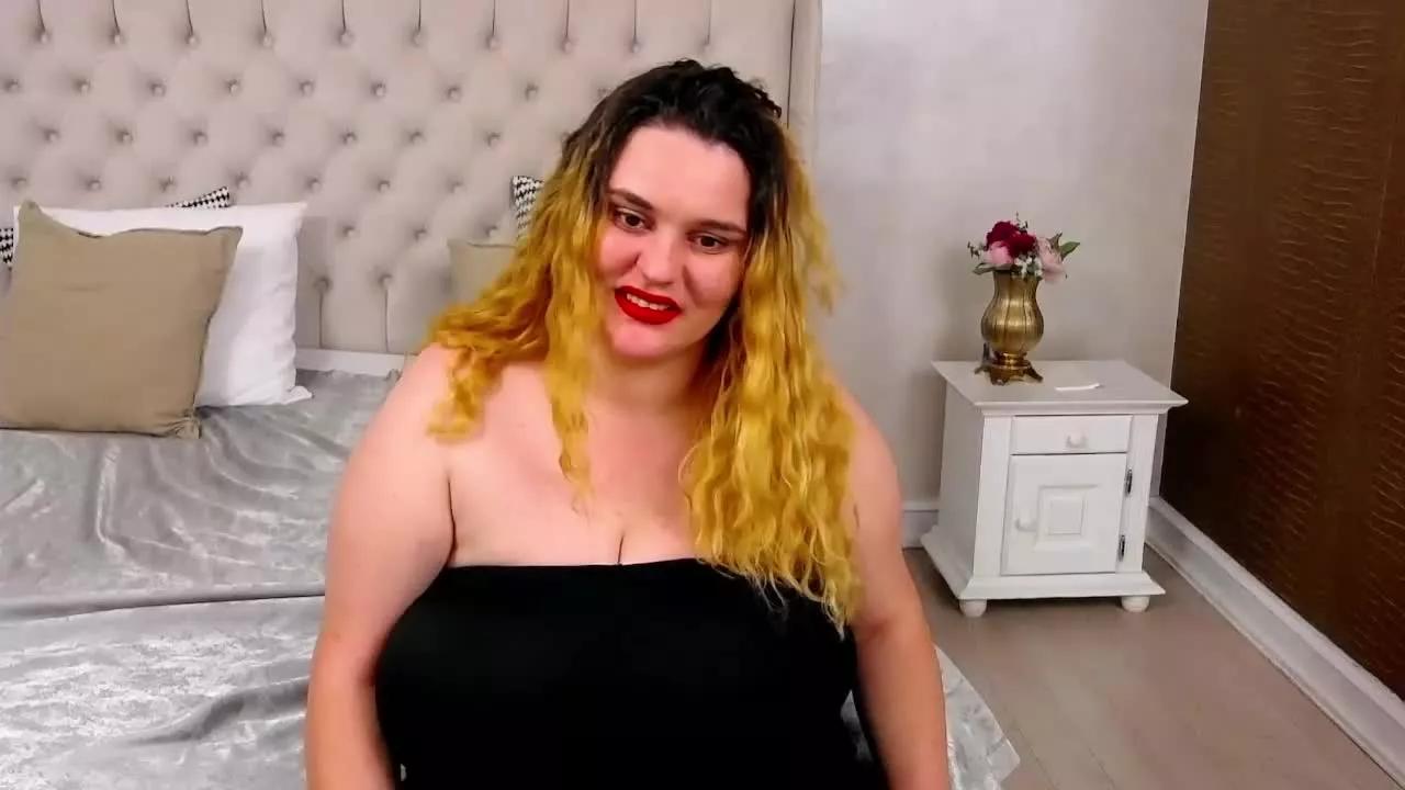 SaraCllaire on Streamray 
