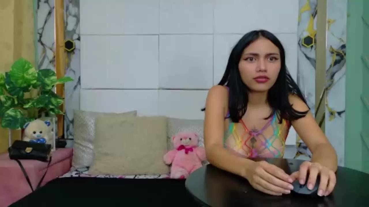 Sarah_Guzman on Streamray 