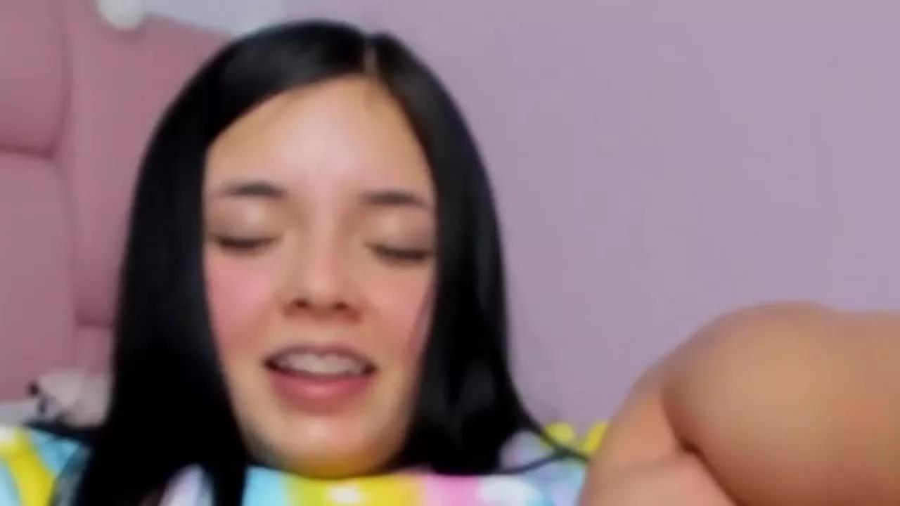ScarletSquirt on Streamray