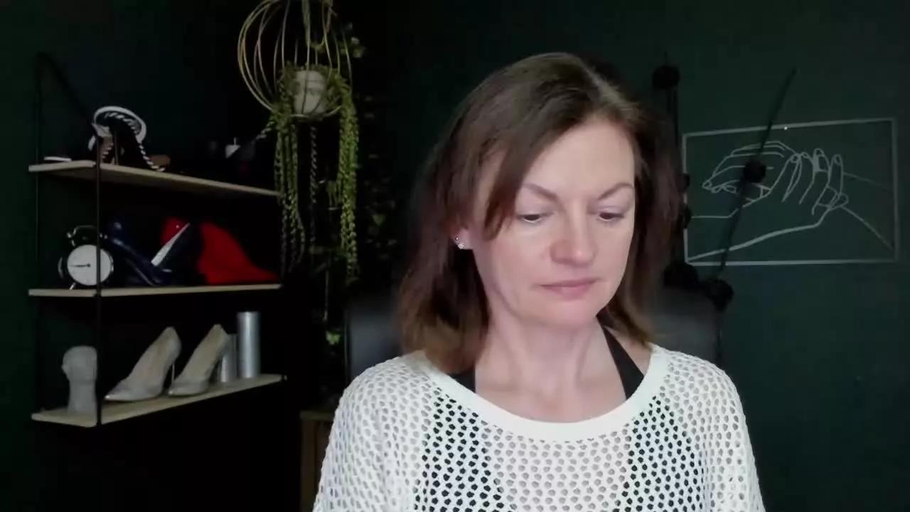 VivianTasty on Streamray 