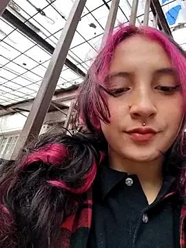 _Laary_Lily on StripChat 