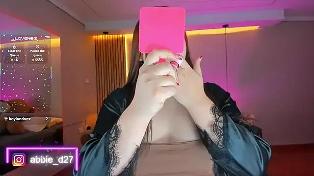 AbbieEdmond on StripChat 