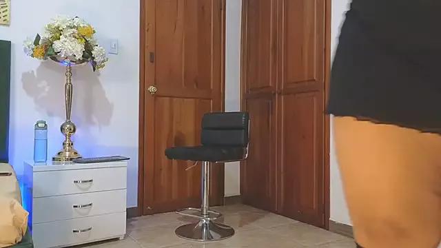 AGATHAA_WHITE on StripChat