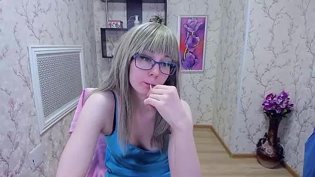 AlanaDreamy on StripChat 