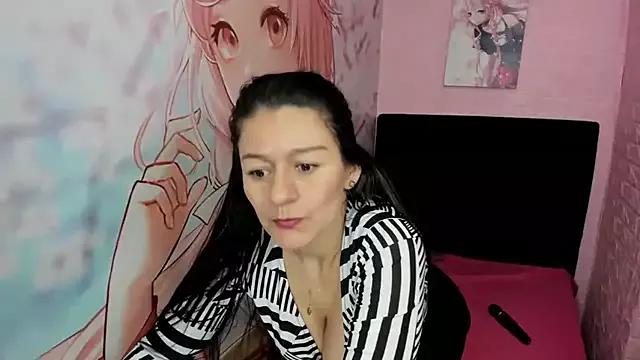 AllysonMilf69 on StripChat 