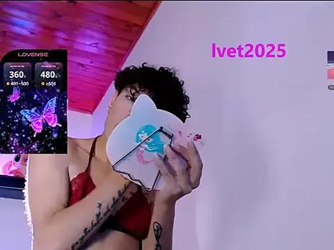anaisvelvet2025 on StripChat 