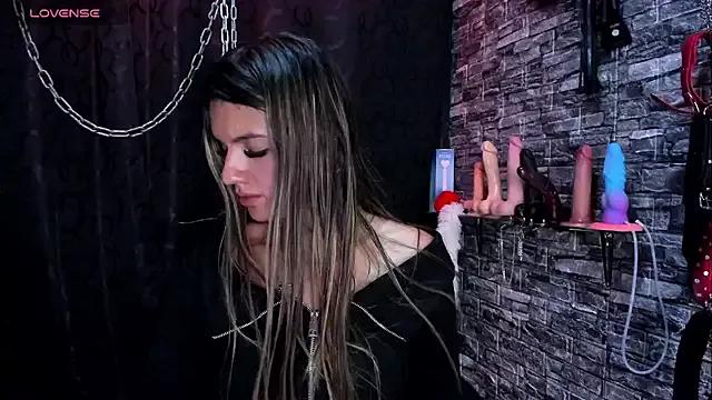 annavi_ on StripChat 