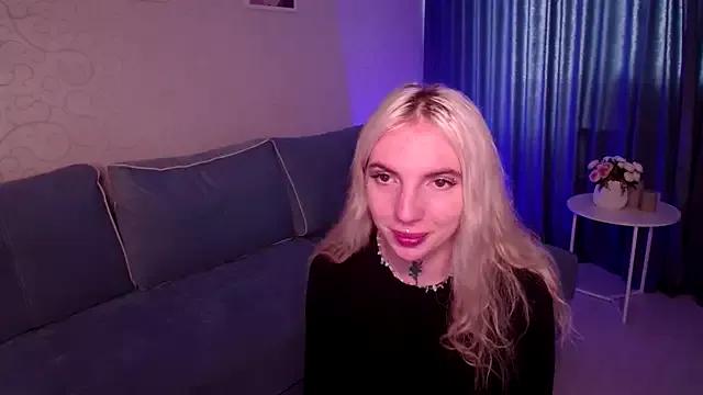 AnneTenet on StripChat 