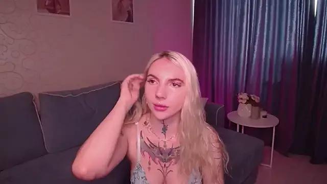 AnneTenet on StripChat