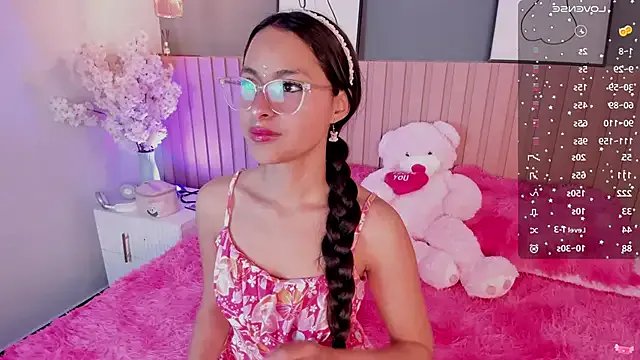 Annie__2 on StripChat 