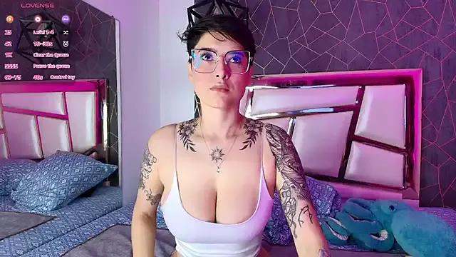 Annie_Swan on StripChat 