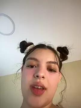 AriaHeavenss on StripChat