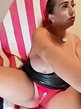AvaNastyMilf on StripChat 