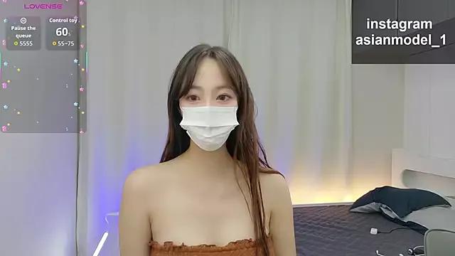 babyyuri on StripChat