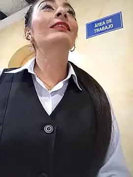 BELLA--26 on StripChat