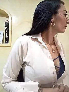 BELLA--26 on StripChat 