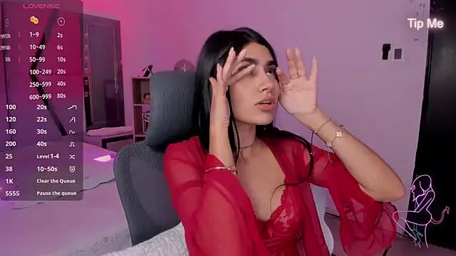 BellaaStorm on StripChat 