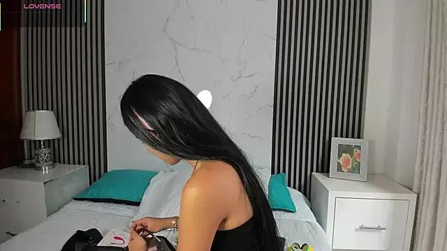 BellaaStorm on StripChat 