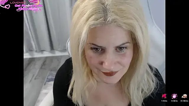 BellaStar84 on StripChat 