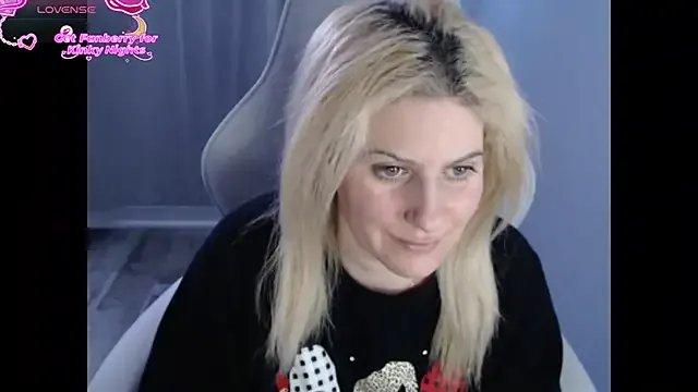 BellaStar84 on StripChat 