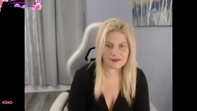 BellaStar84 on StripChat 