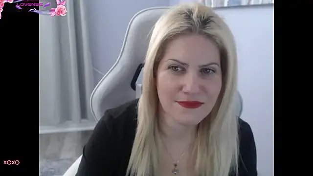 BellaStar84 on StripChat 