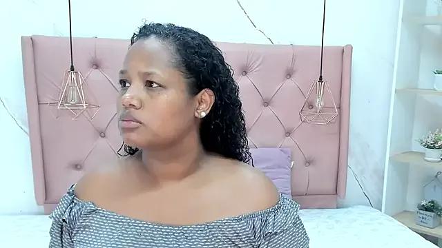 Belle_Brunette on StripChat 