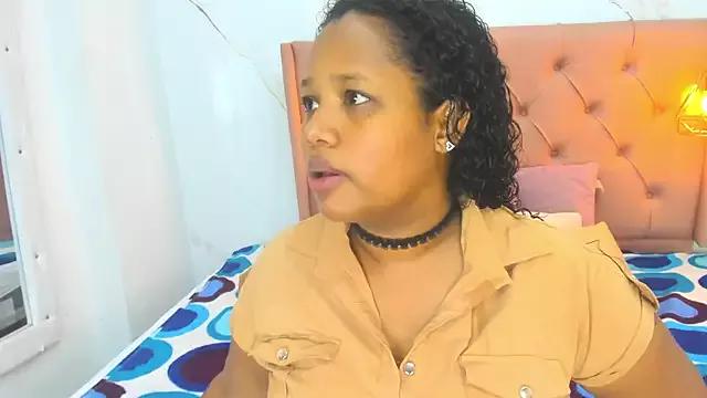 Belle_Brunette on StripChat 