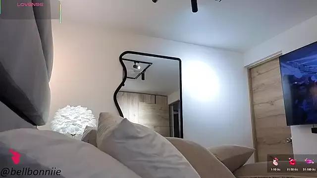 belllbonniie — PLAY WIHT ME AND MAKE ME CUM LOVE