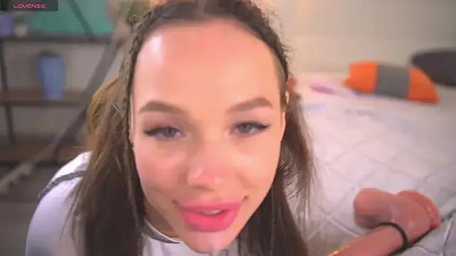 Bllowjoyy on StripChat 