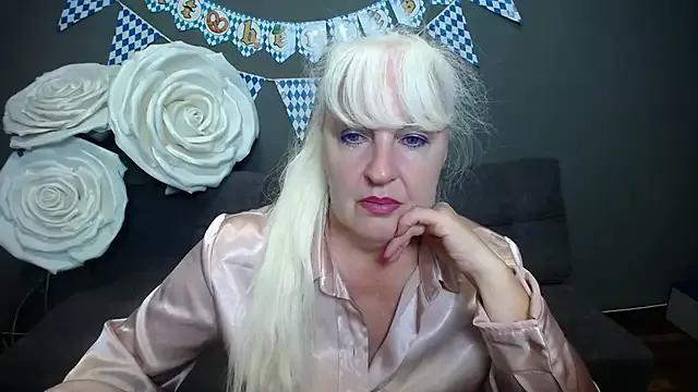 Freechat BlondyLeeBest on StripChat
